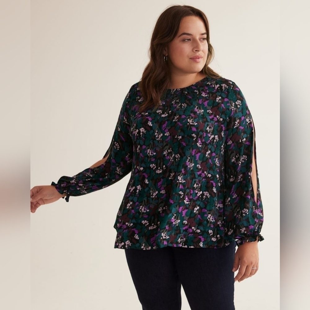 Penningtons Black Floral Pleated Swing Blouse, BNWT, Size 5X
